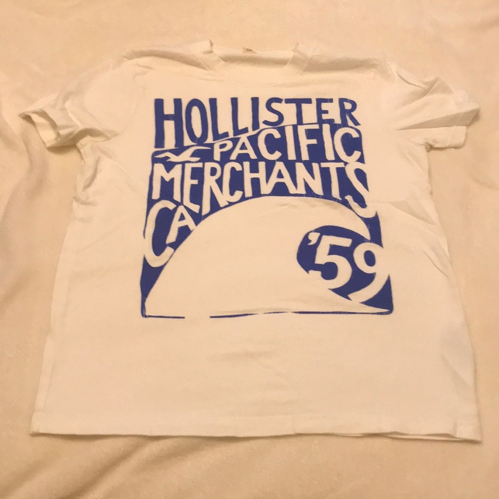 M Hollister Graphic Tee